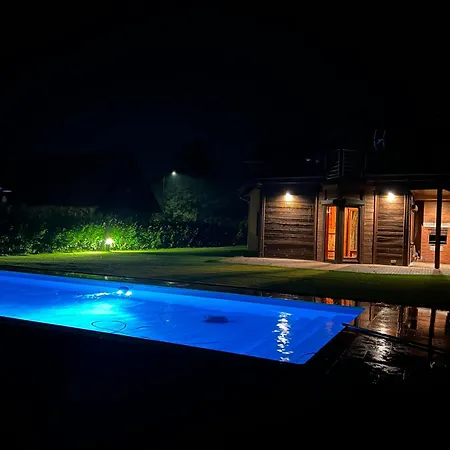 Z Basenem Ferienhaus Dębki